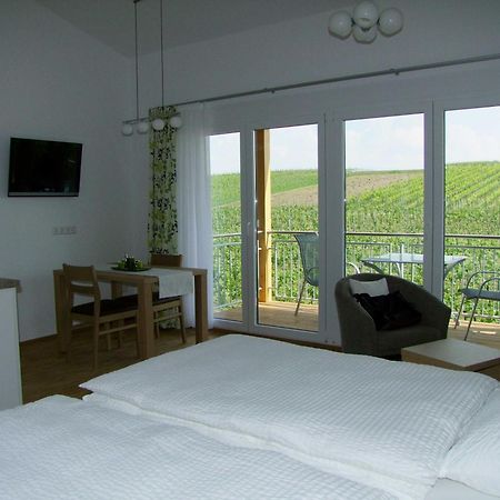 Apartmán Winzerhof Schmid Schwaigern Exteriér fotografie